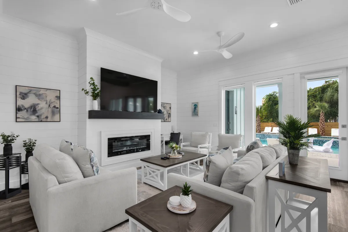 Wander Miramar Beach Emerald