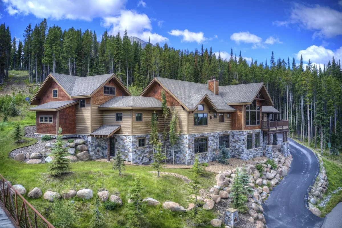 Wander Big Sky Peaks