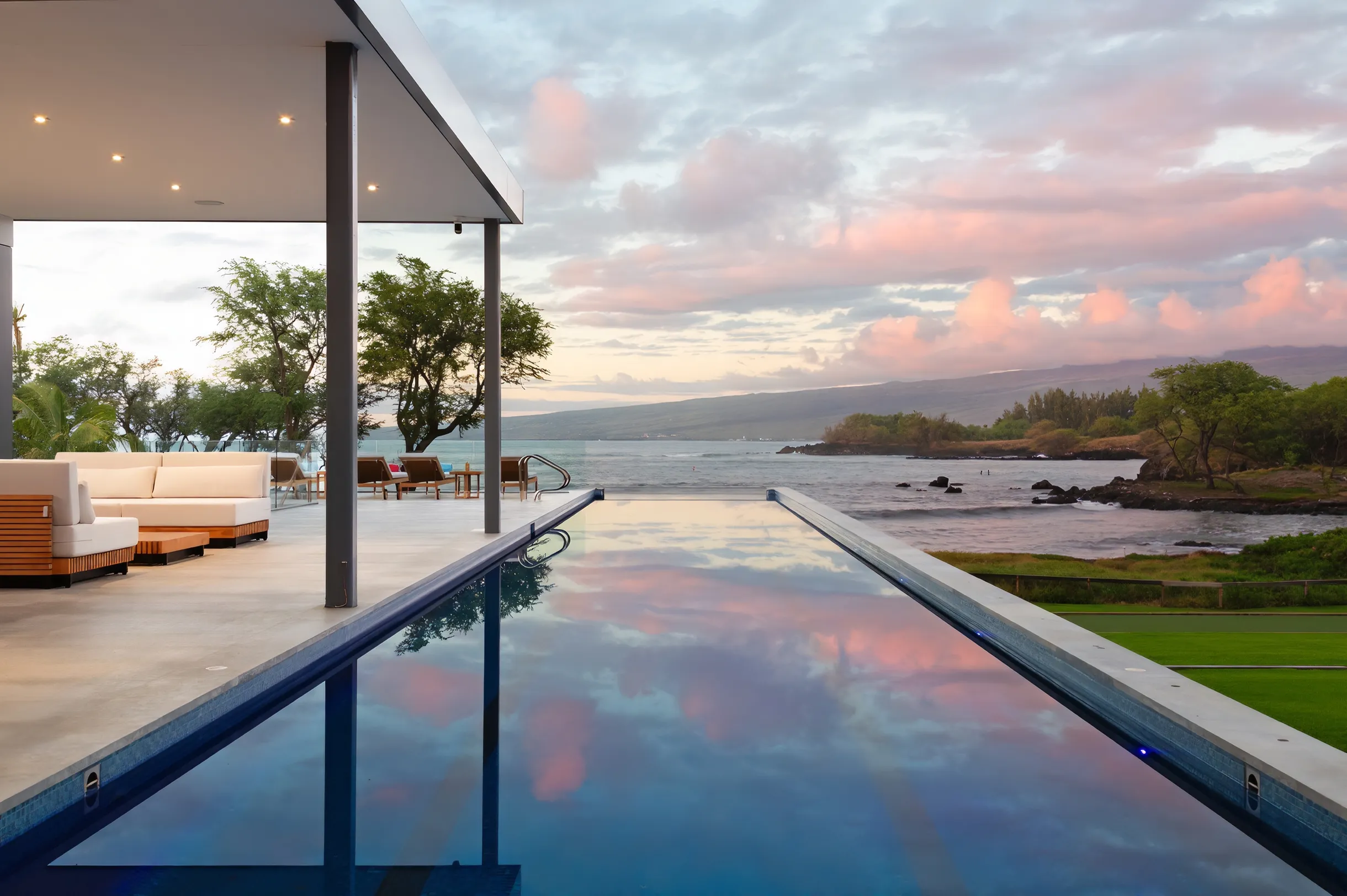 Puako’s Ocean Edge Modern Estate #50