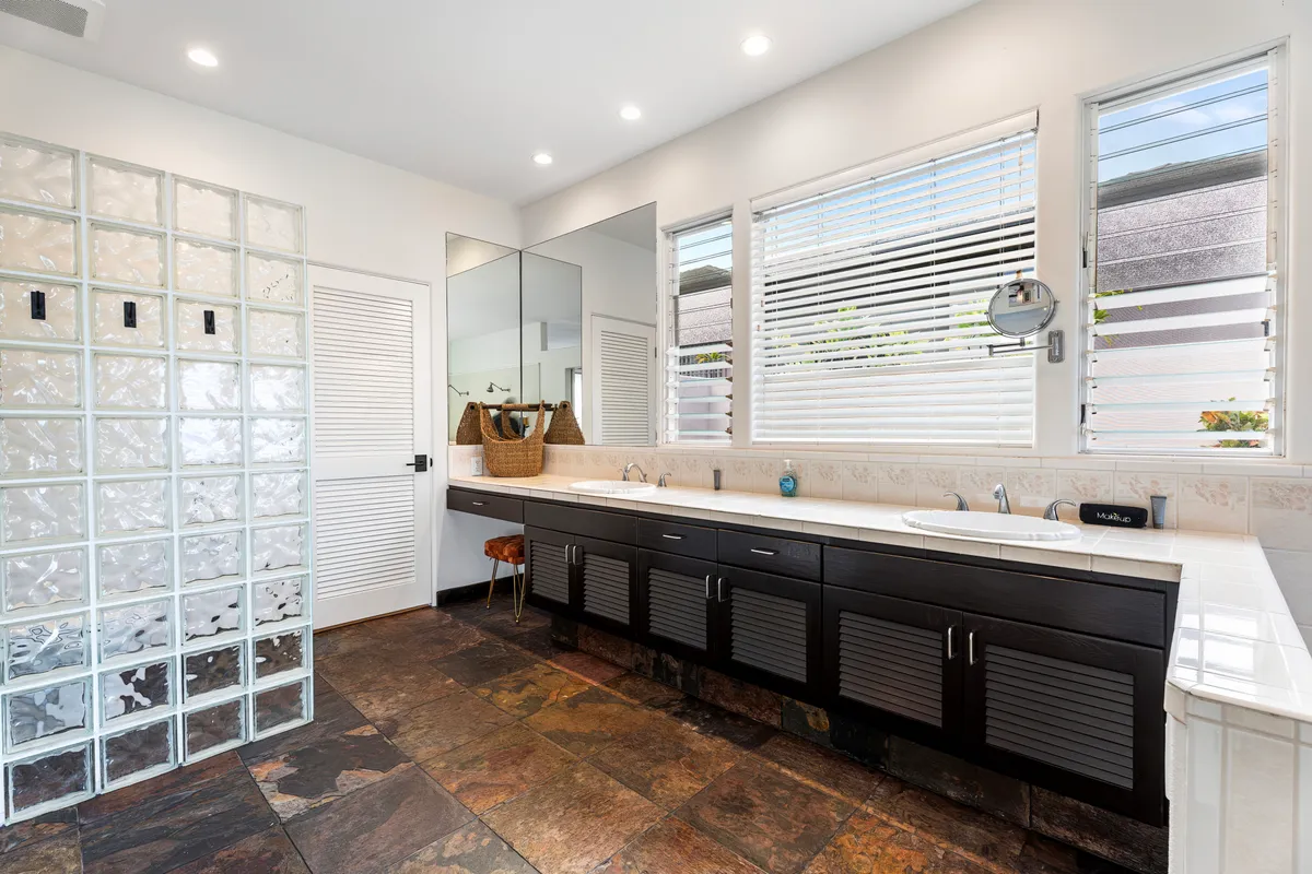 Wander Big Island Escape