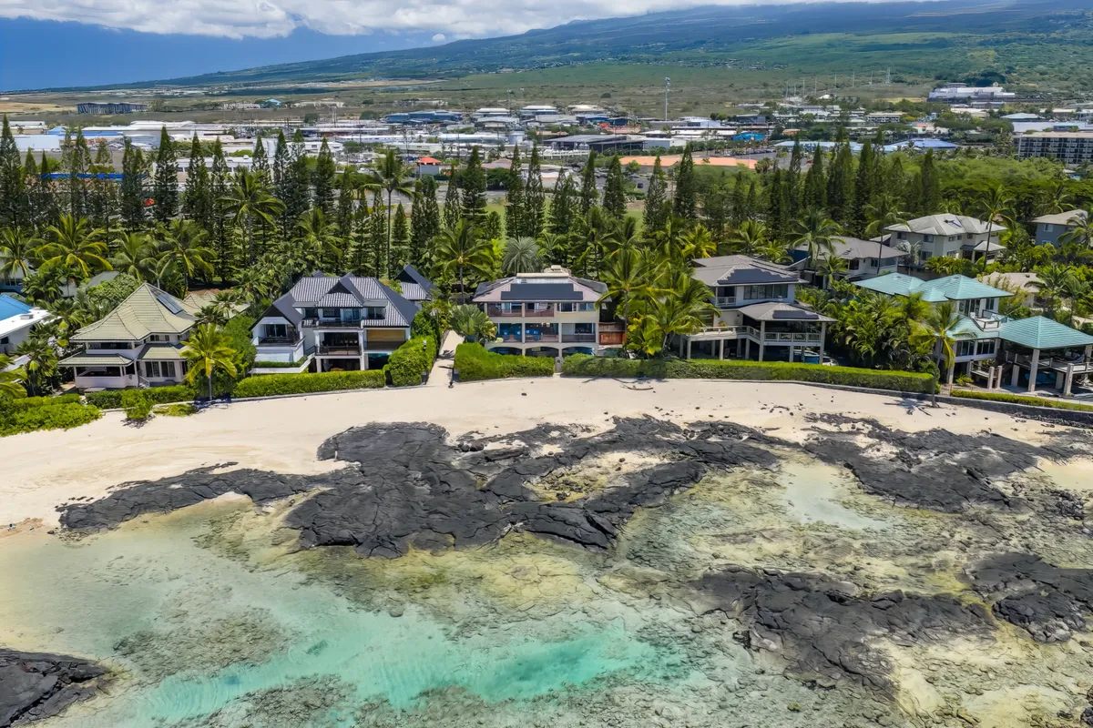 Wander Big Island Cove