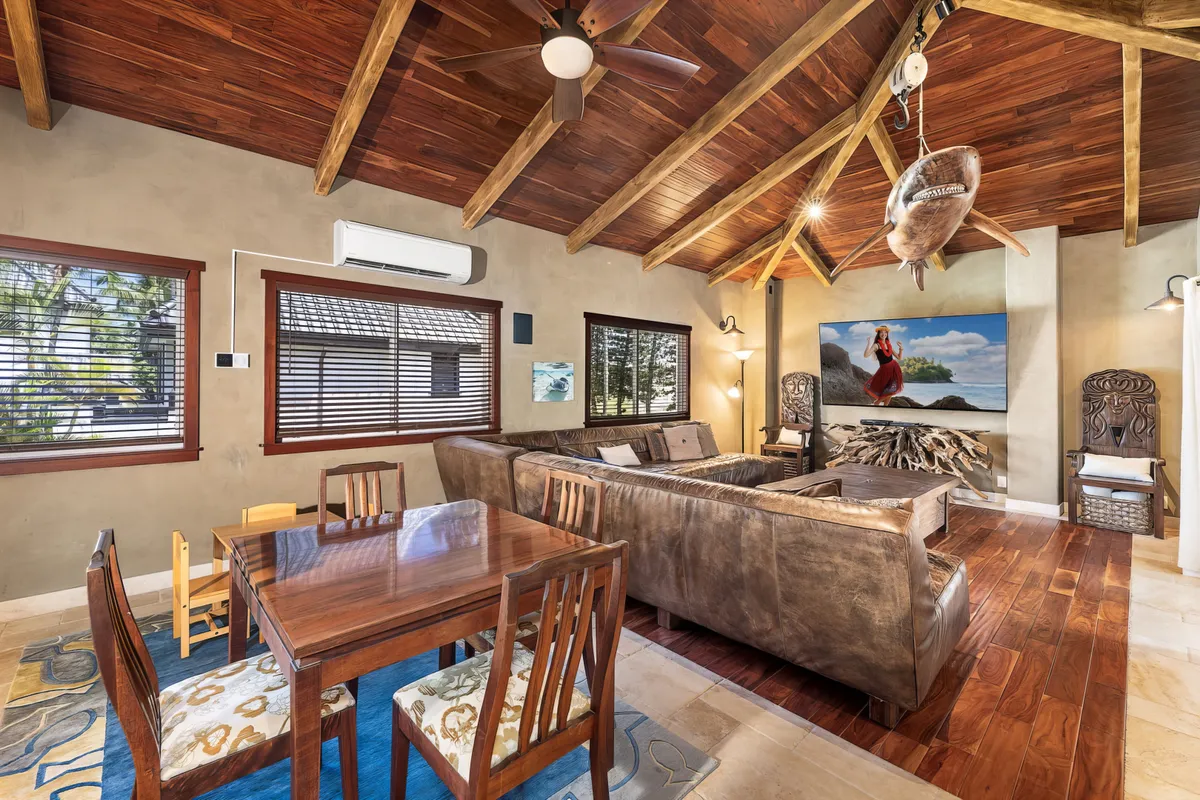 Wander Big Island Cove