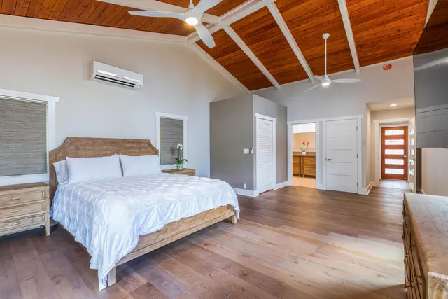 Bedroom 1 image 1