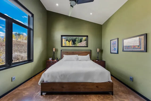 Bedroom 1 image 1
