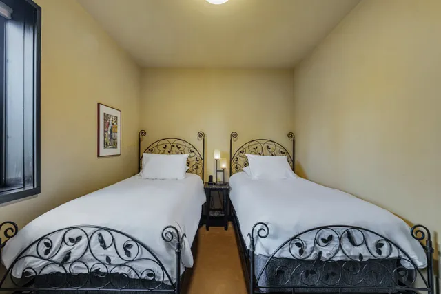 Bedroom 3 image 1