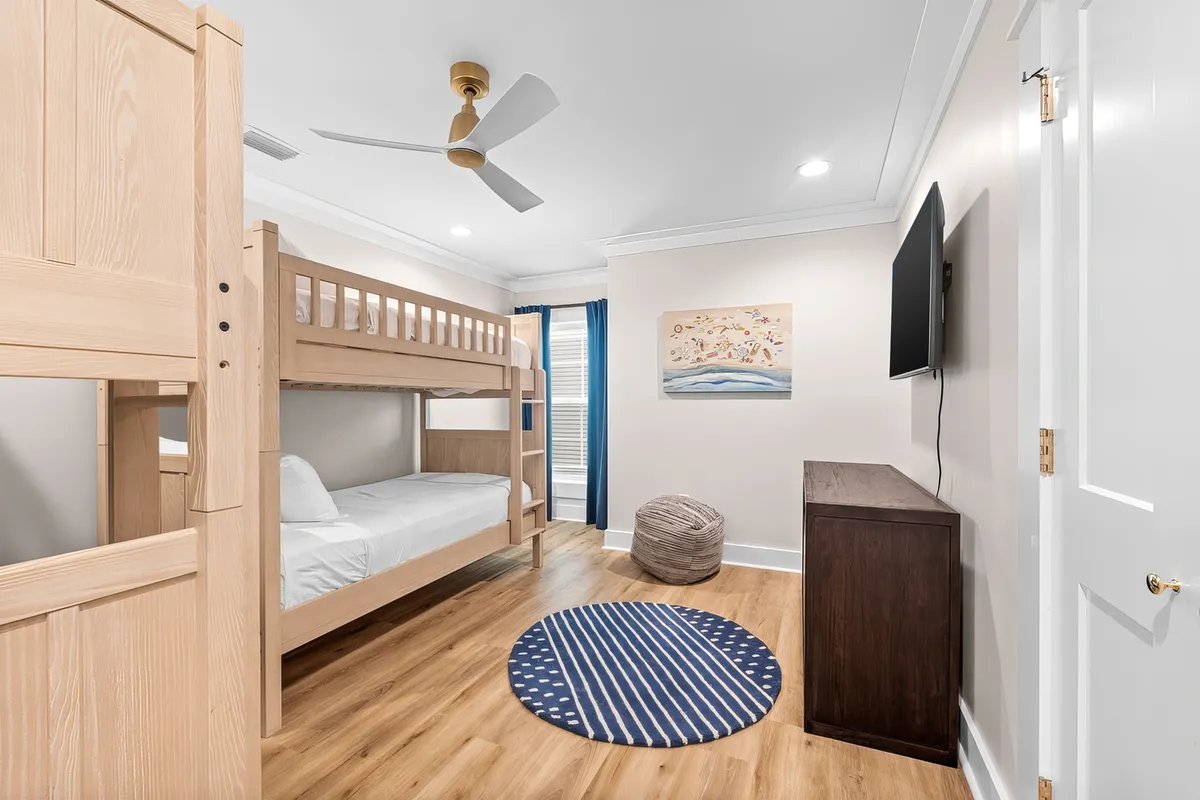 Bunk Bedroom 1 image