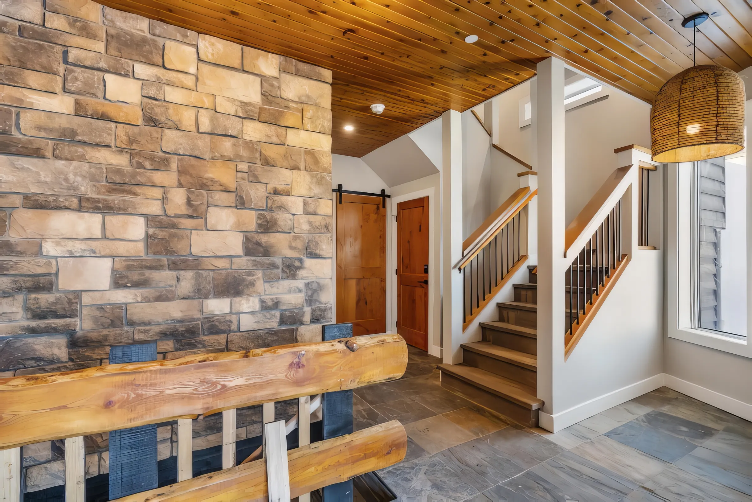 Chalet Monashee – Brand New High-End w/Amazing Views #28