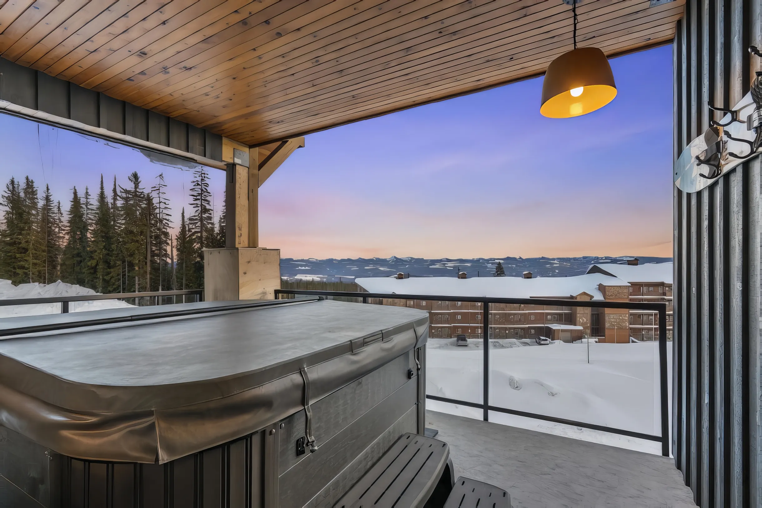 Chalet Monashee – Brand New High-End w/Amazing Views #31