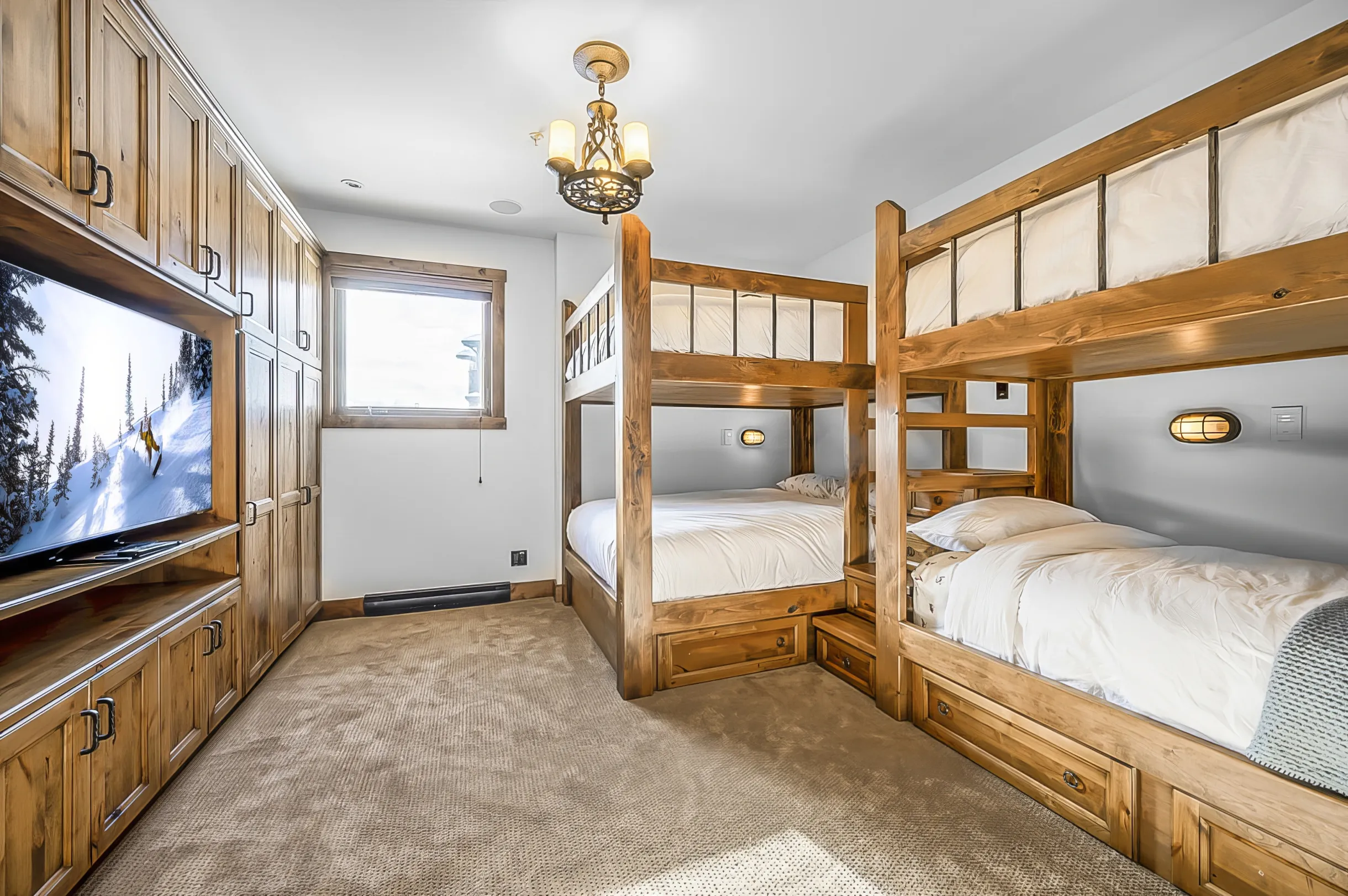The Inuksuk Lodge - 4800 sq/ft of Big White Excellence #29