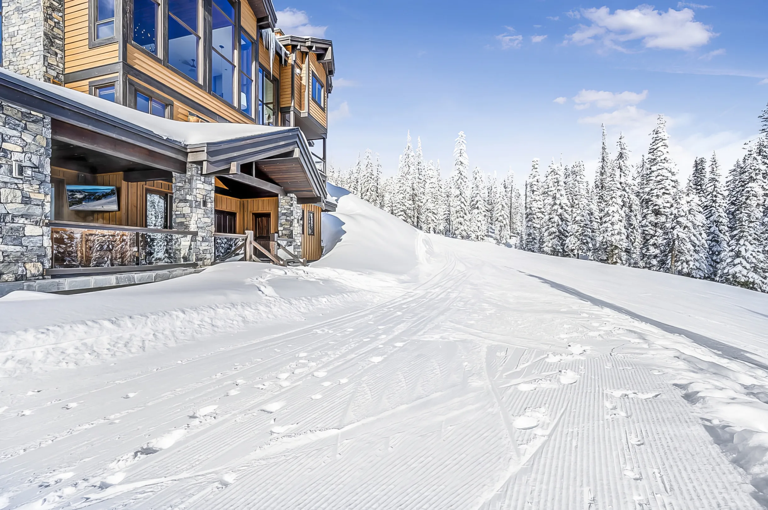 The Inuksuk Lodge - 4800 sq/ft of Big White Excellence #46