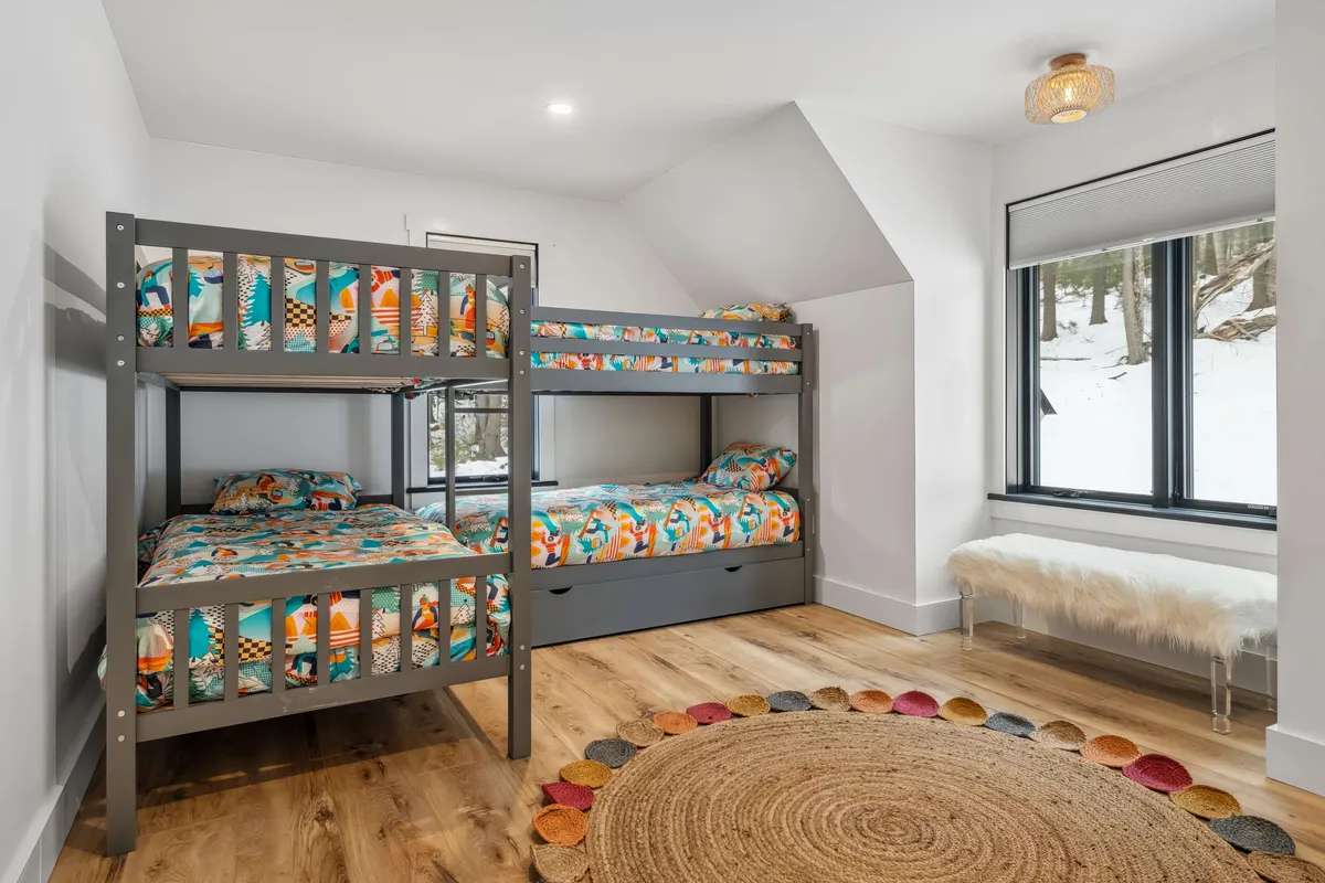 Bunk Bedroom 1 image