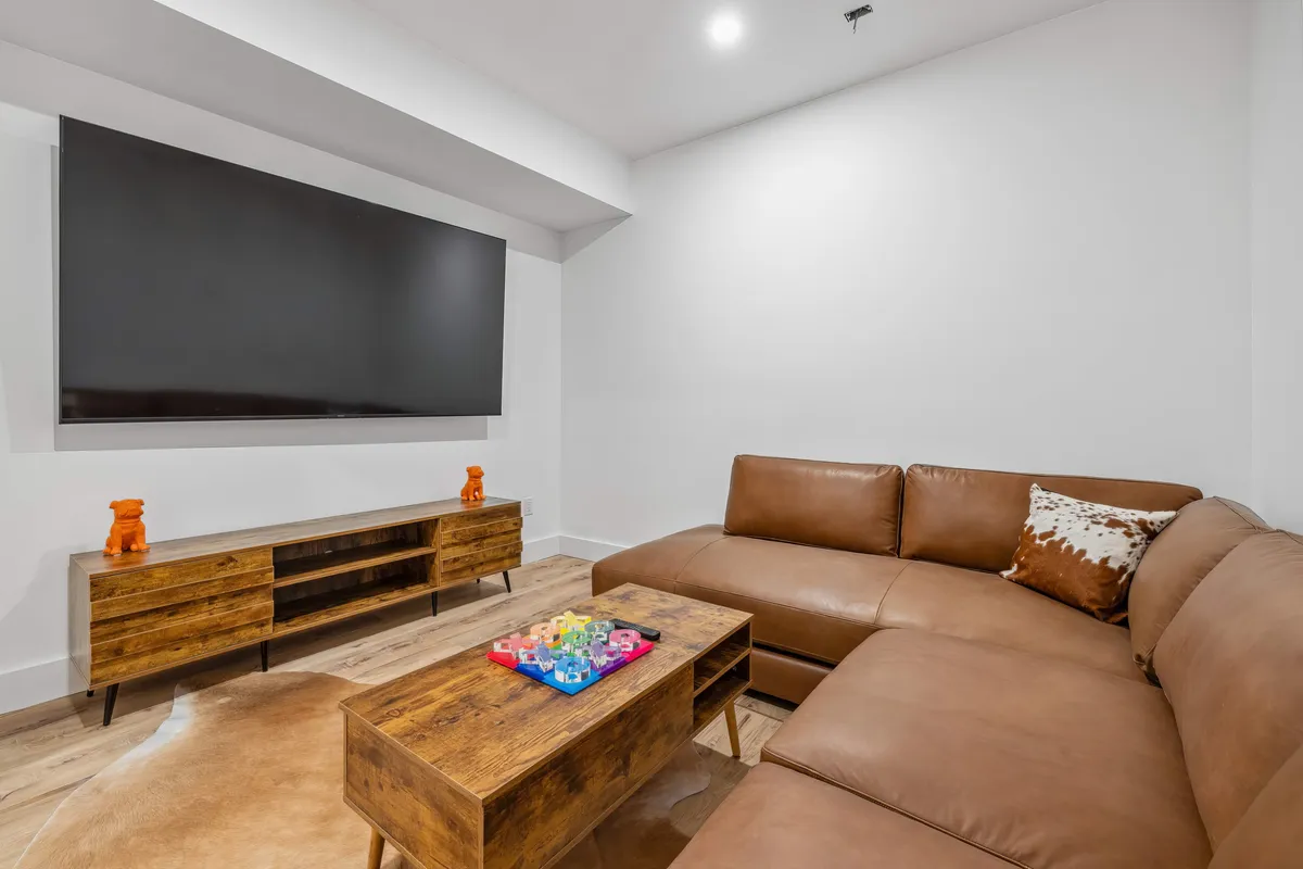 Wander Stratton Mountain