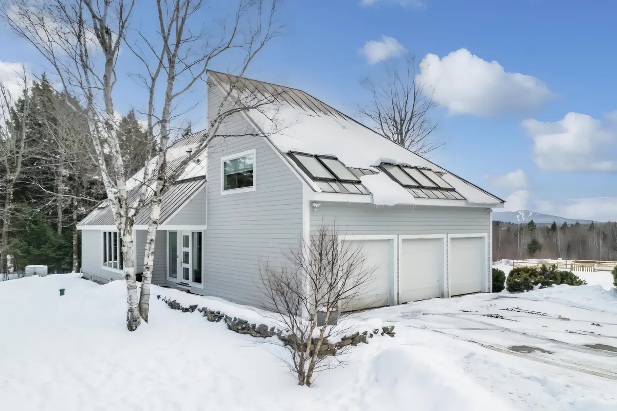 Wander New London Chalet