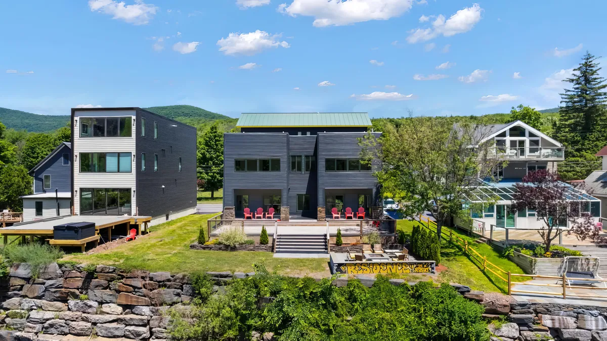 Wander Hunter Mountain Vista