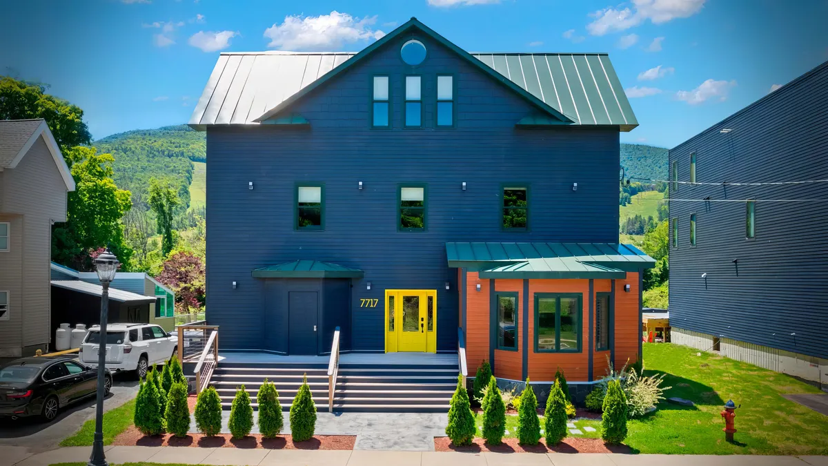 Wander Hunter Mountain Vista