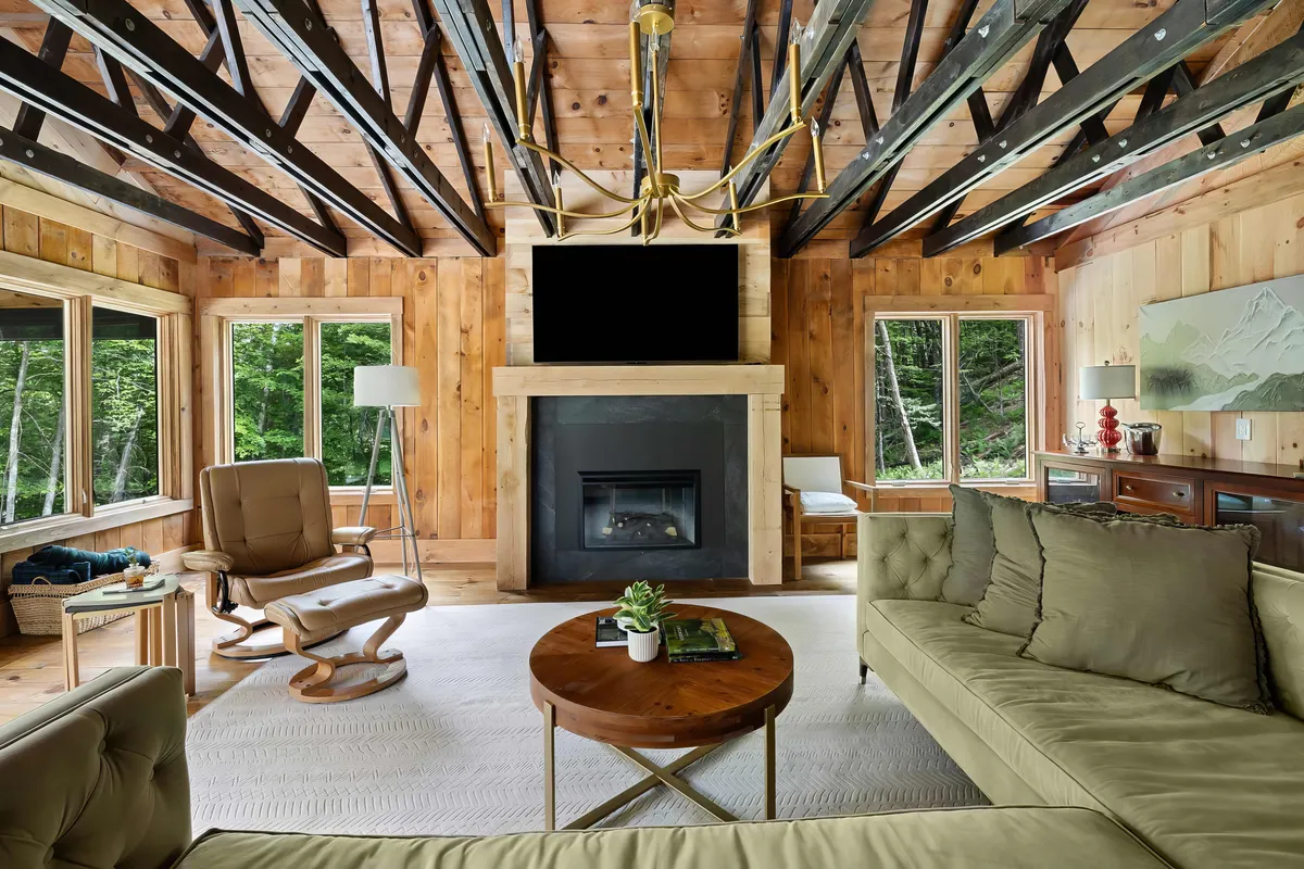 Wander Stratton Woods