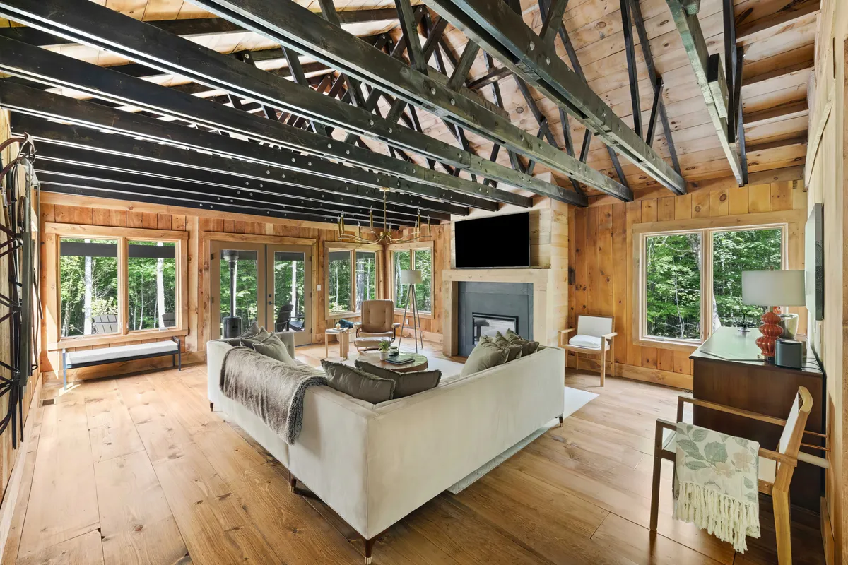 Wander Stratton Woods