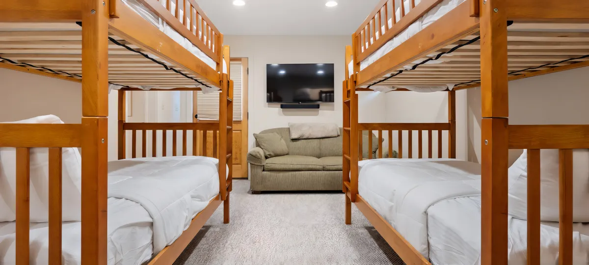 Bedroom 5 image