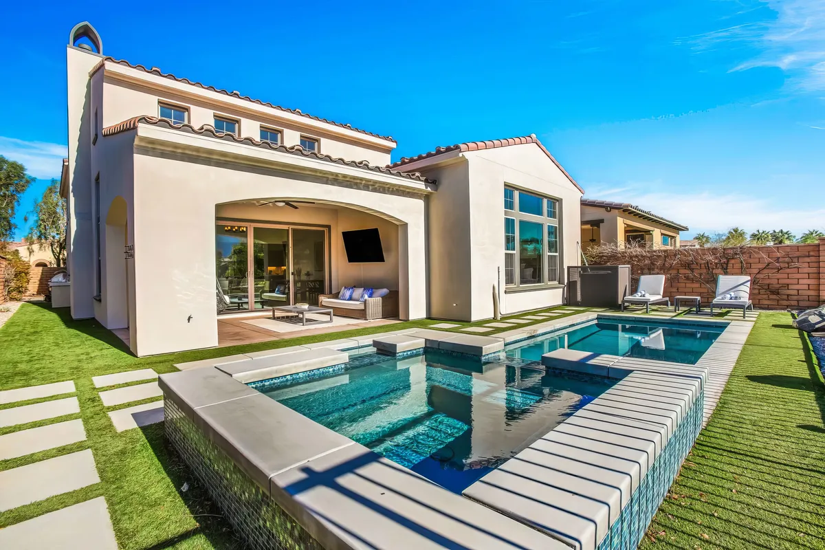 Wander La Quinta Estate