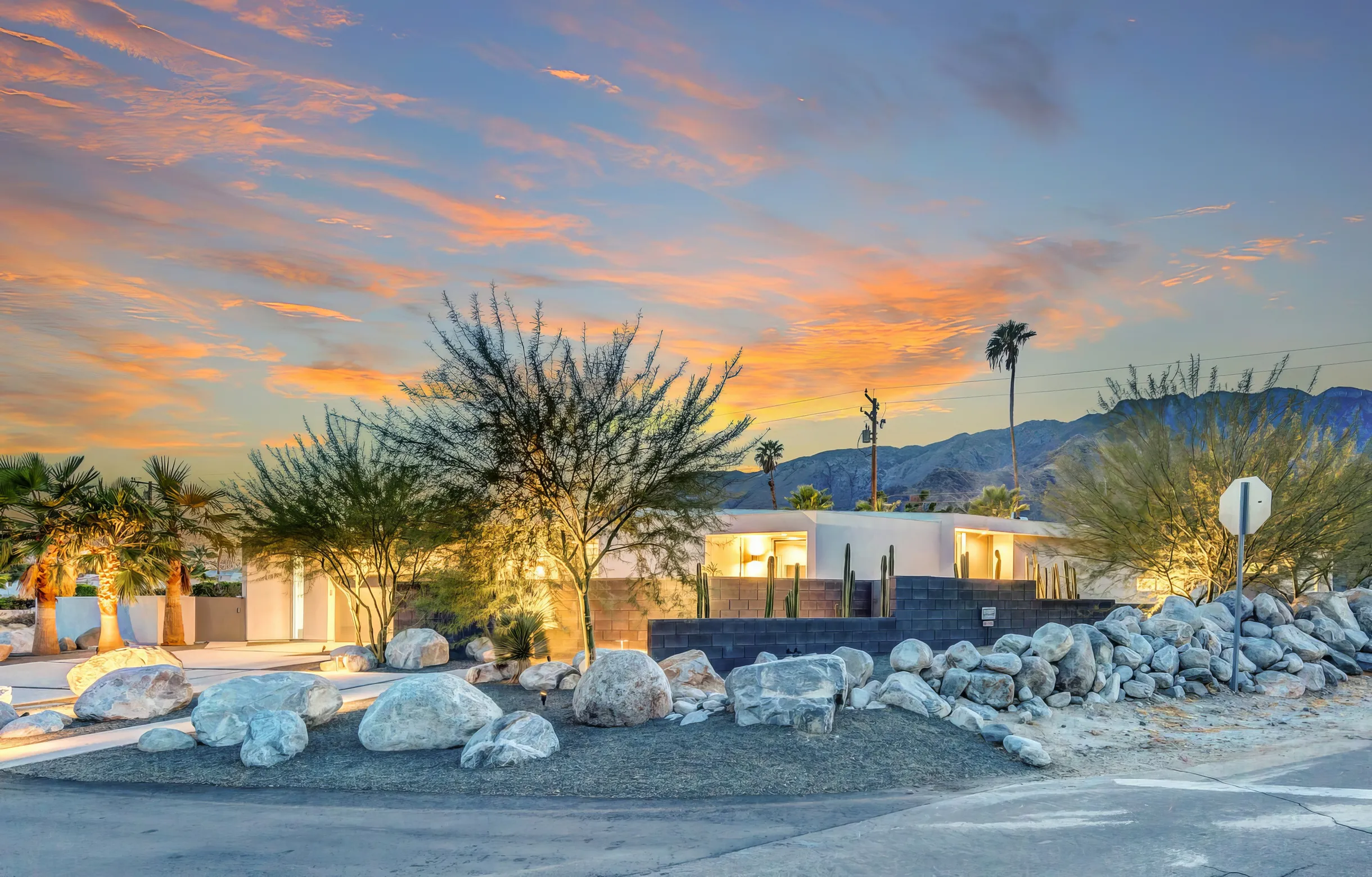 Wander Palm Springs Horizon