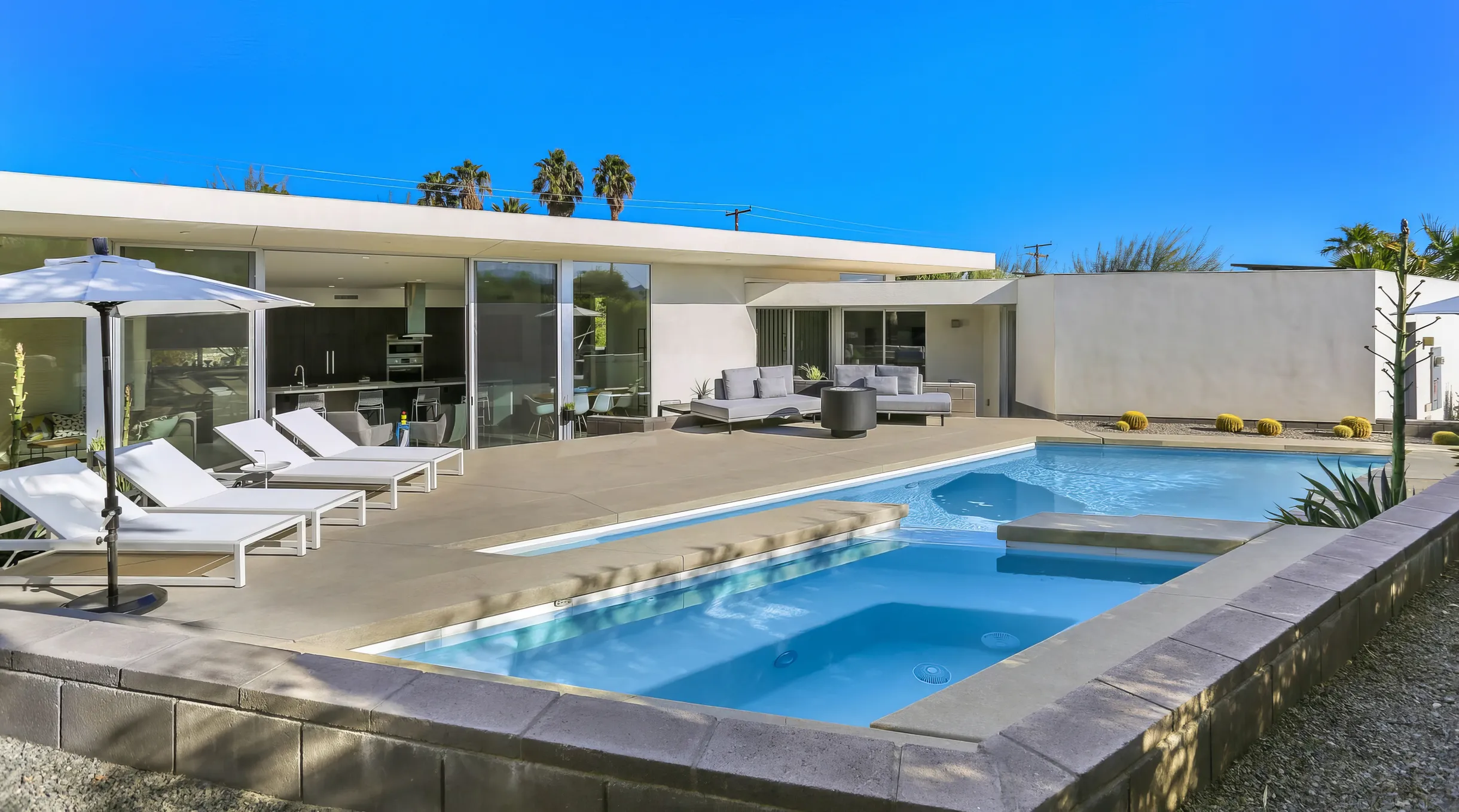 Wander Palm Springs Horizon #28