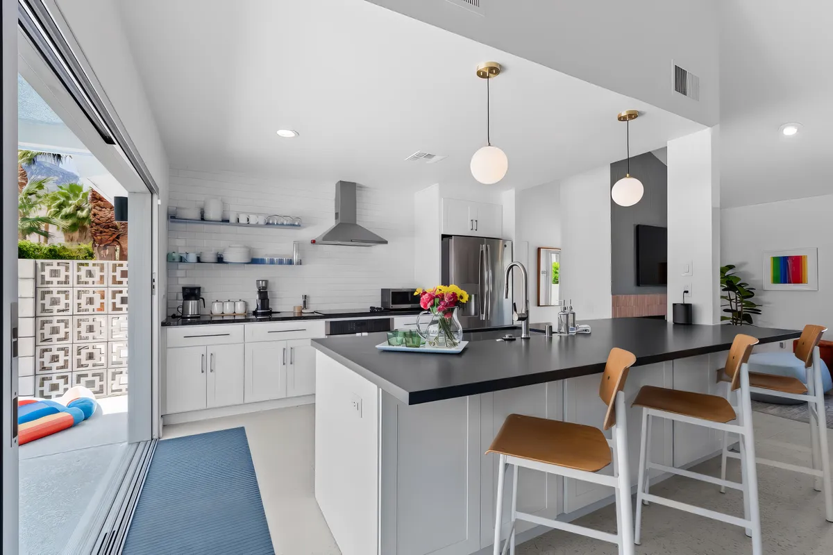 Wander Palm Springs Escape