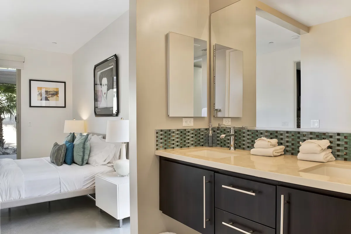 Wander Palm Springs Gem