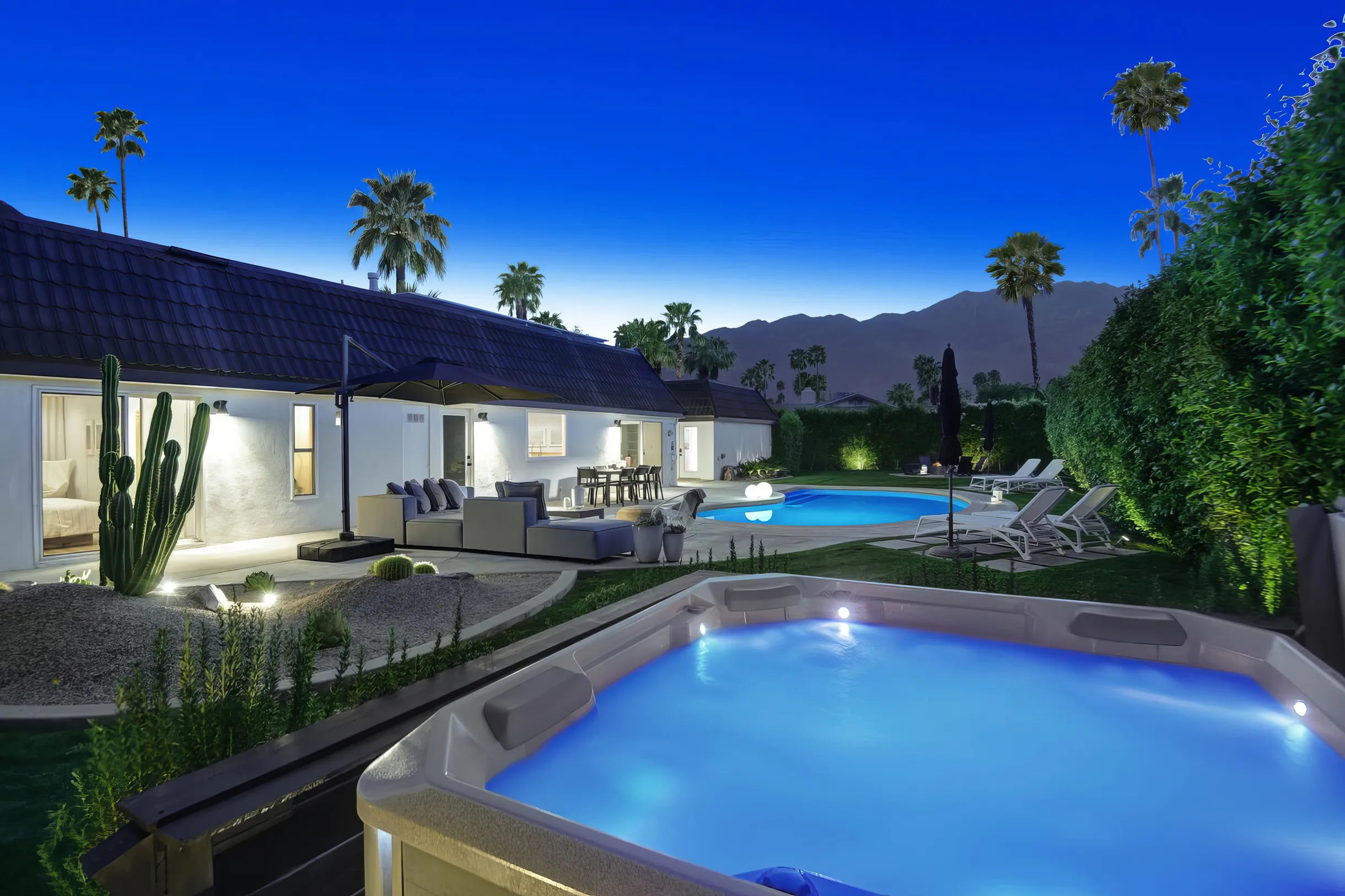 Wander Palm Springs Arch #2