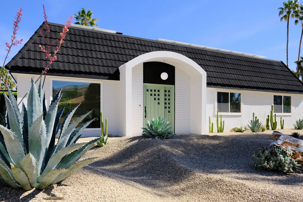 Wander Palm Springs Arch #1