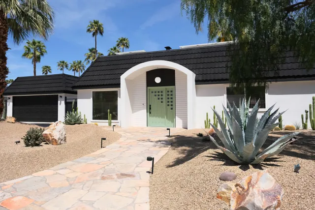 Wander Palm Springs Arch #5