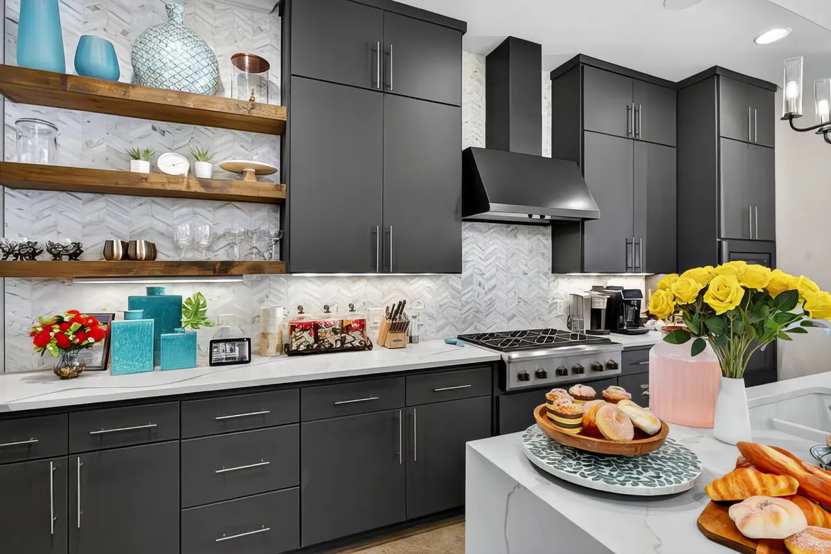Kitchen image 1