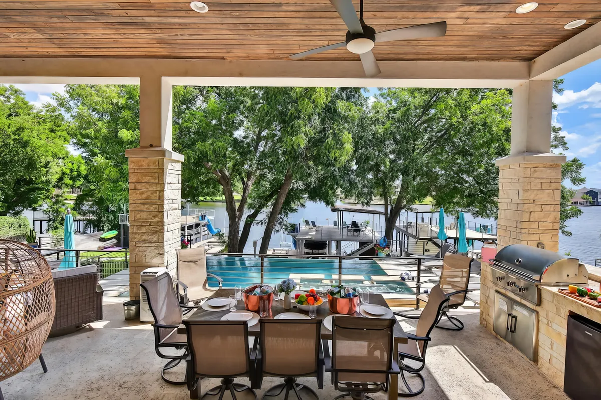 Wander Kingsland Lakeshore