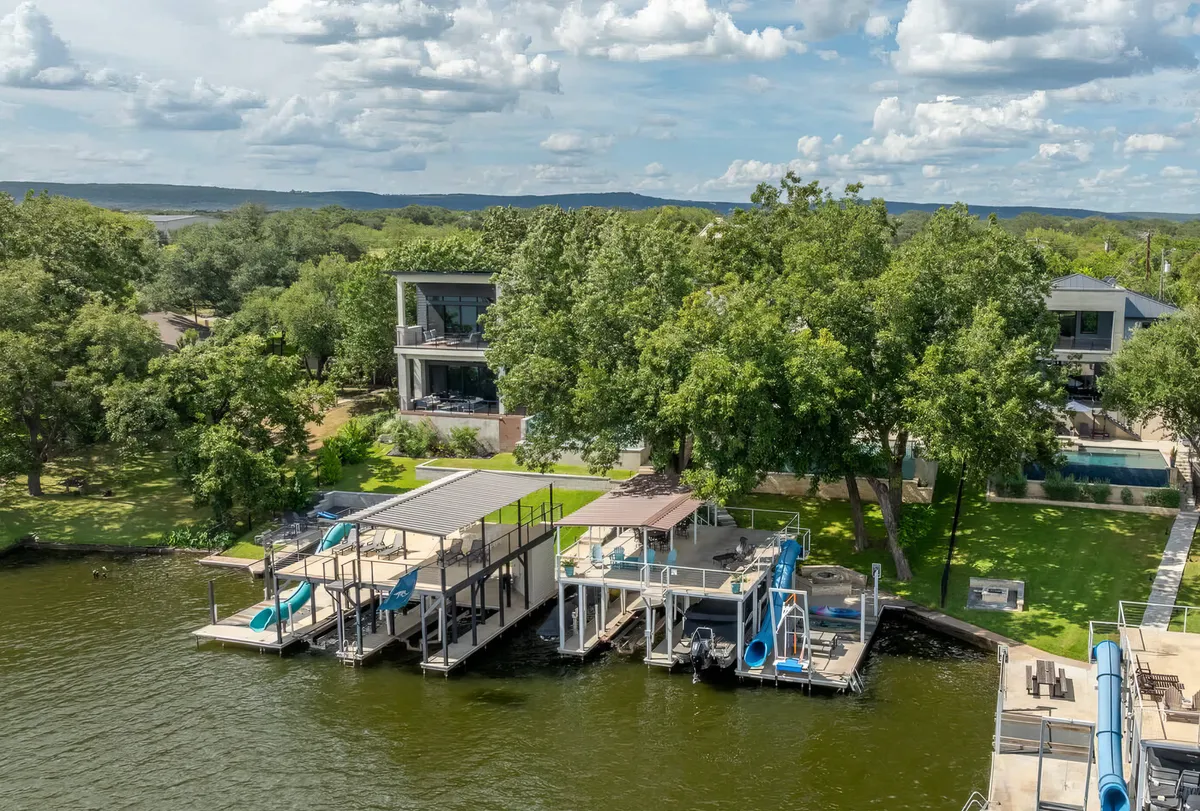 Wander Kingsland Lakeshore