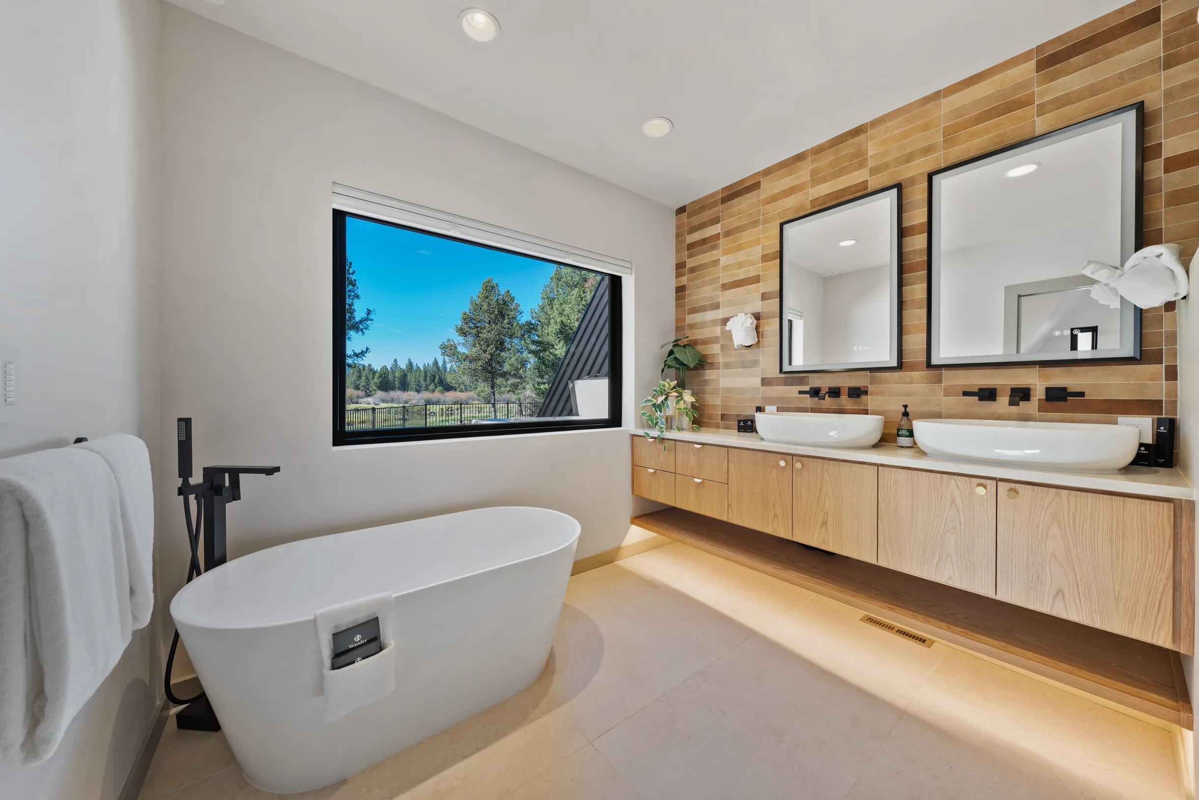 Wander Bend Retreat #81