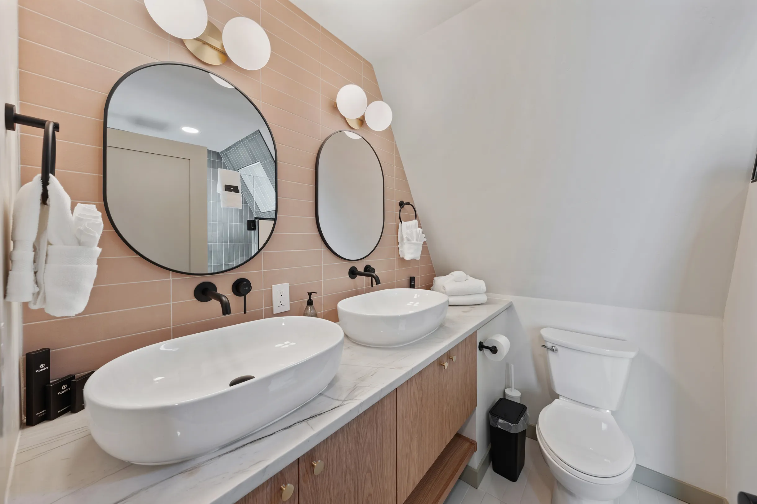 Wander Bend Retreat #48