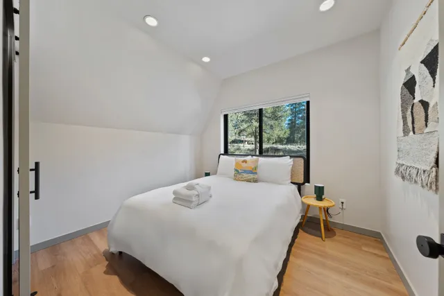 Bedroom 3 image 1