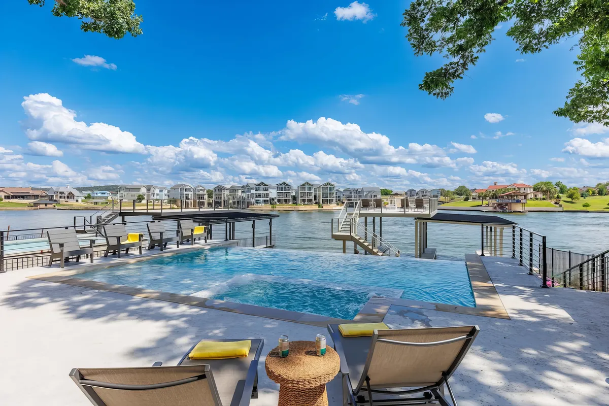 Wander Kingsland Estate