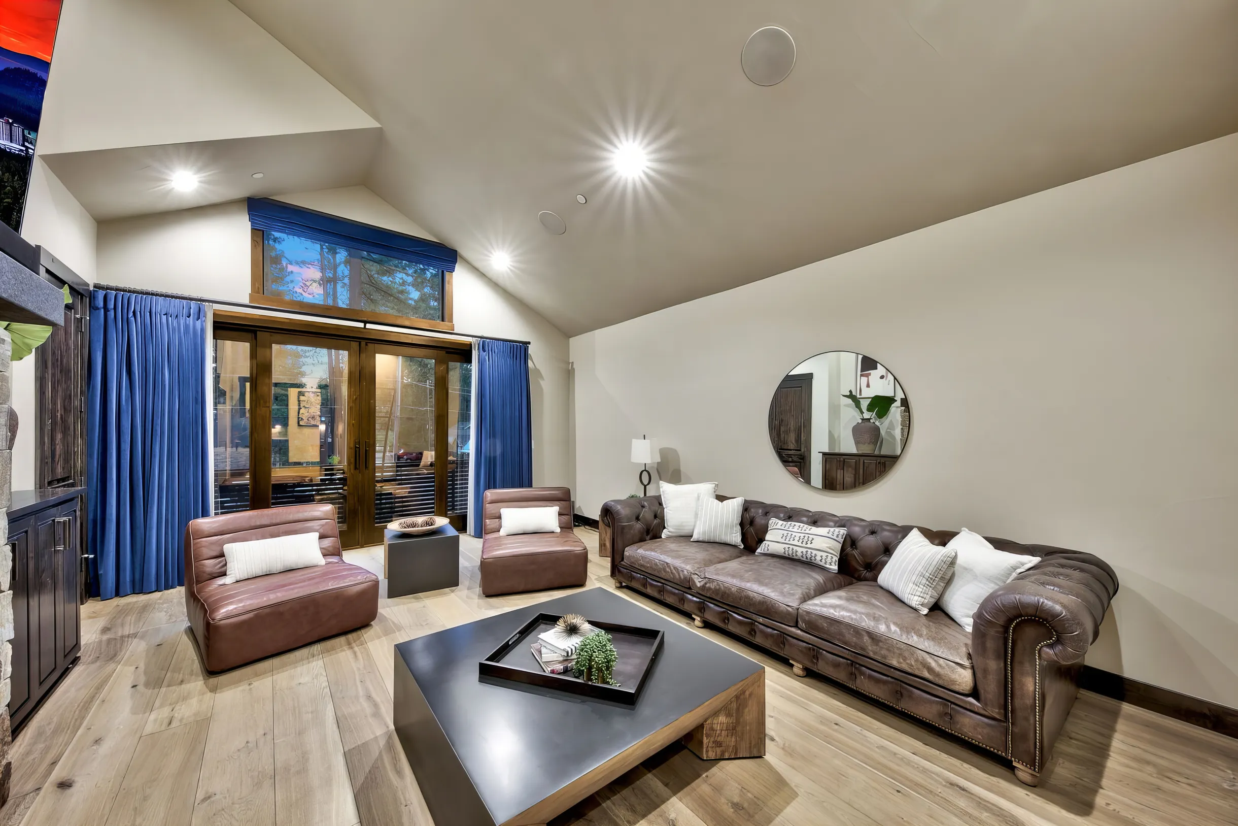 Lakefront South Lake Tahoe Luxury Villa LUXE03 #19