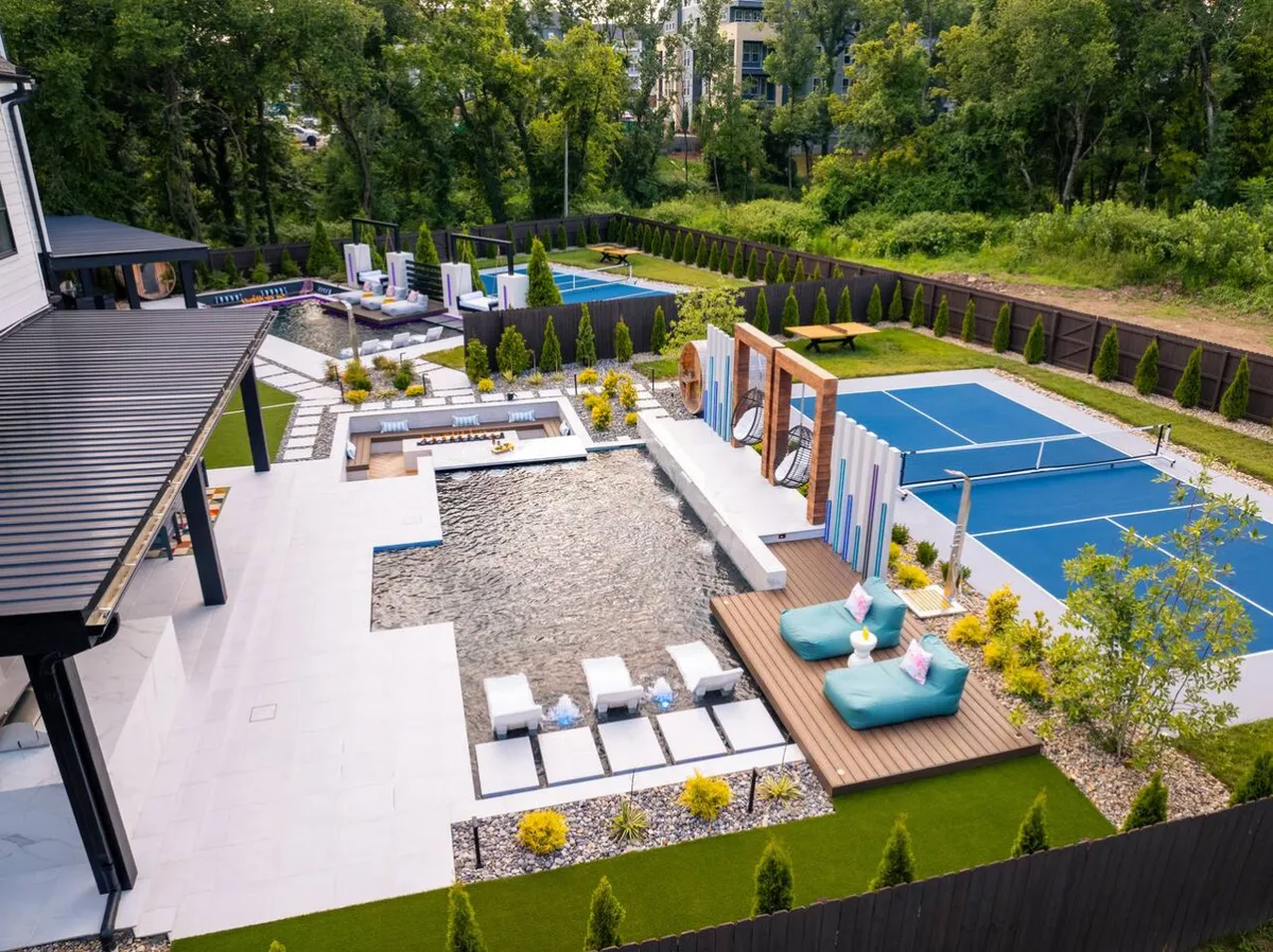 Home in Nashville property photo 3