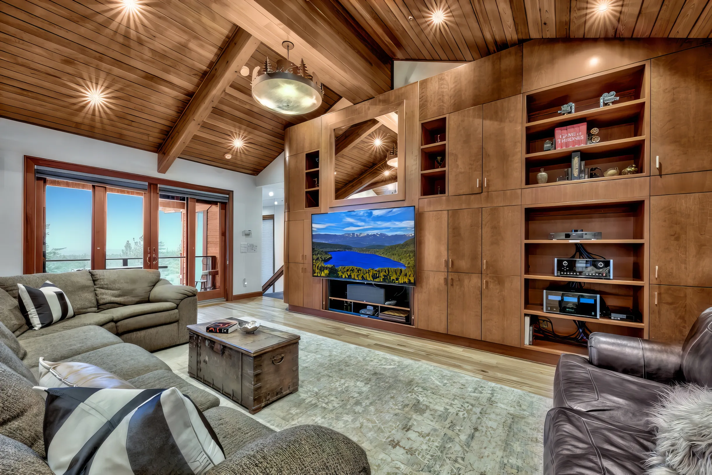 Luxe10 Bear Claw Estate Lakeview With Pool #40