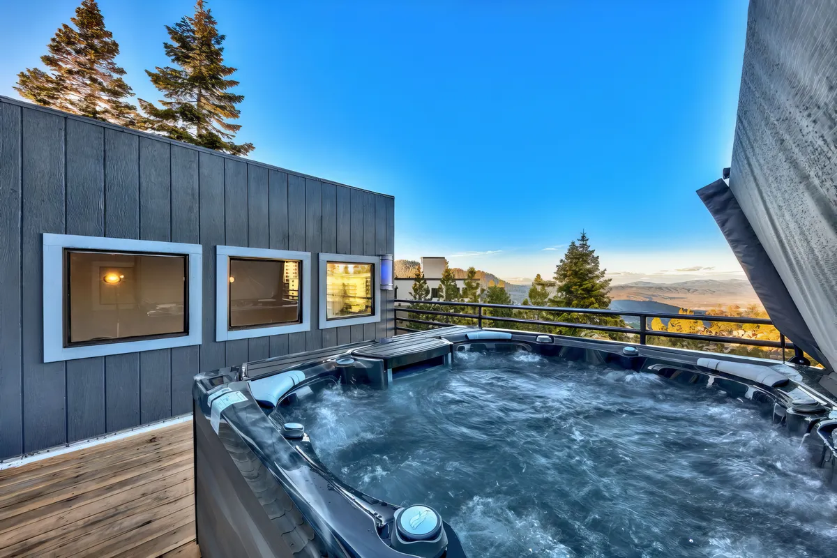 Luxe11 Lake Tahoe Blue Diamond Lodge VIP