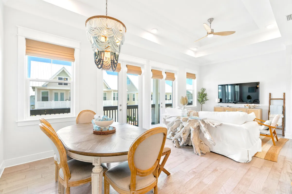 Wander Inlet Beach Oaks