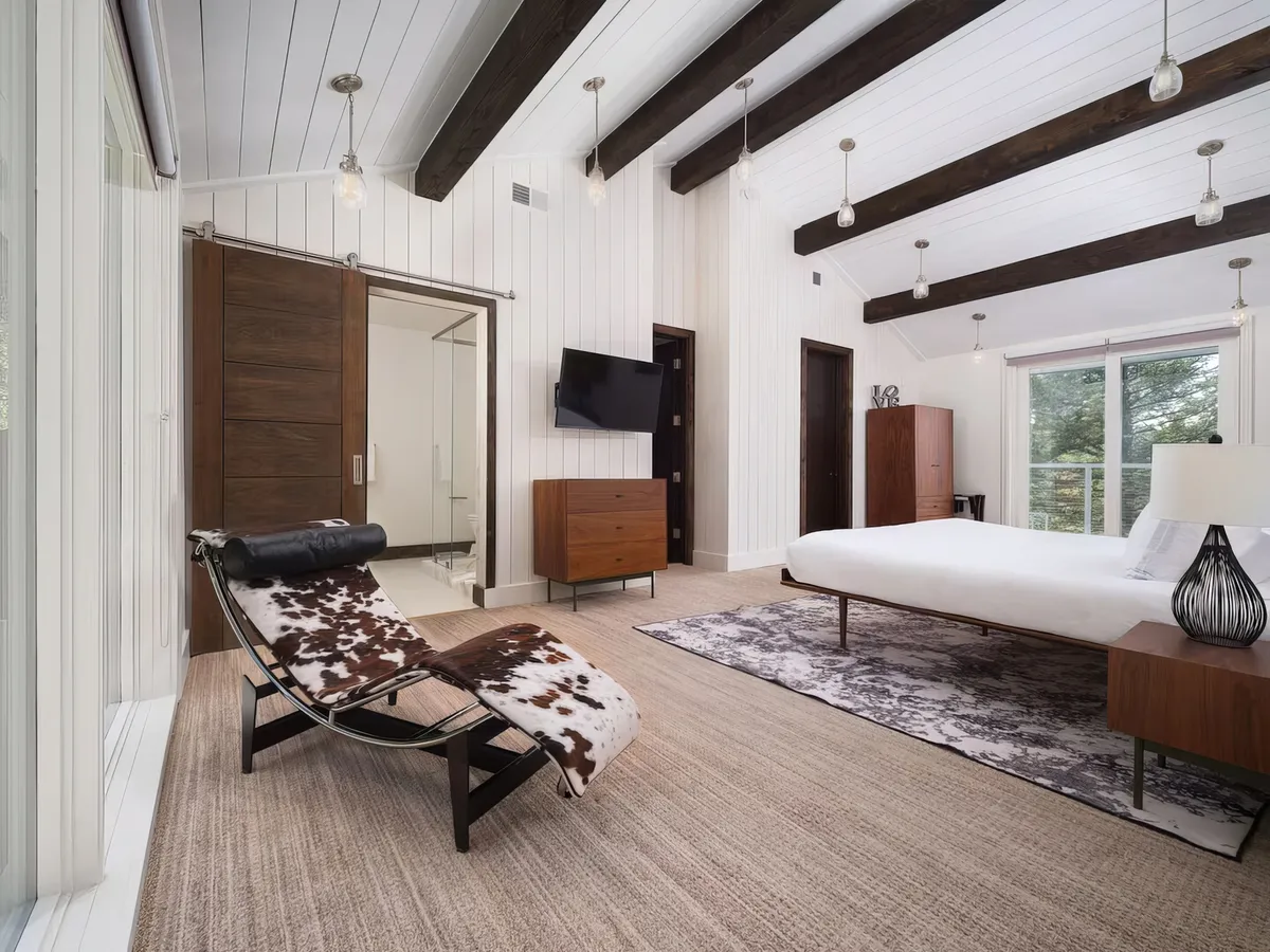 Montreux House #24