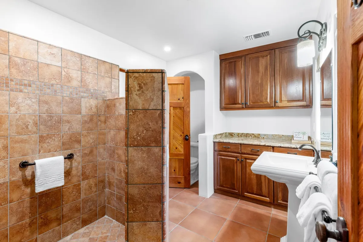 Wander Palm Springs Edge