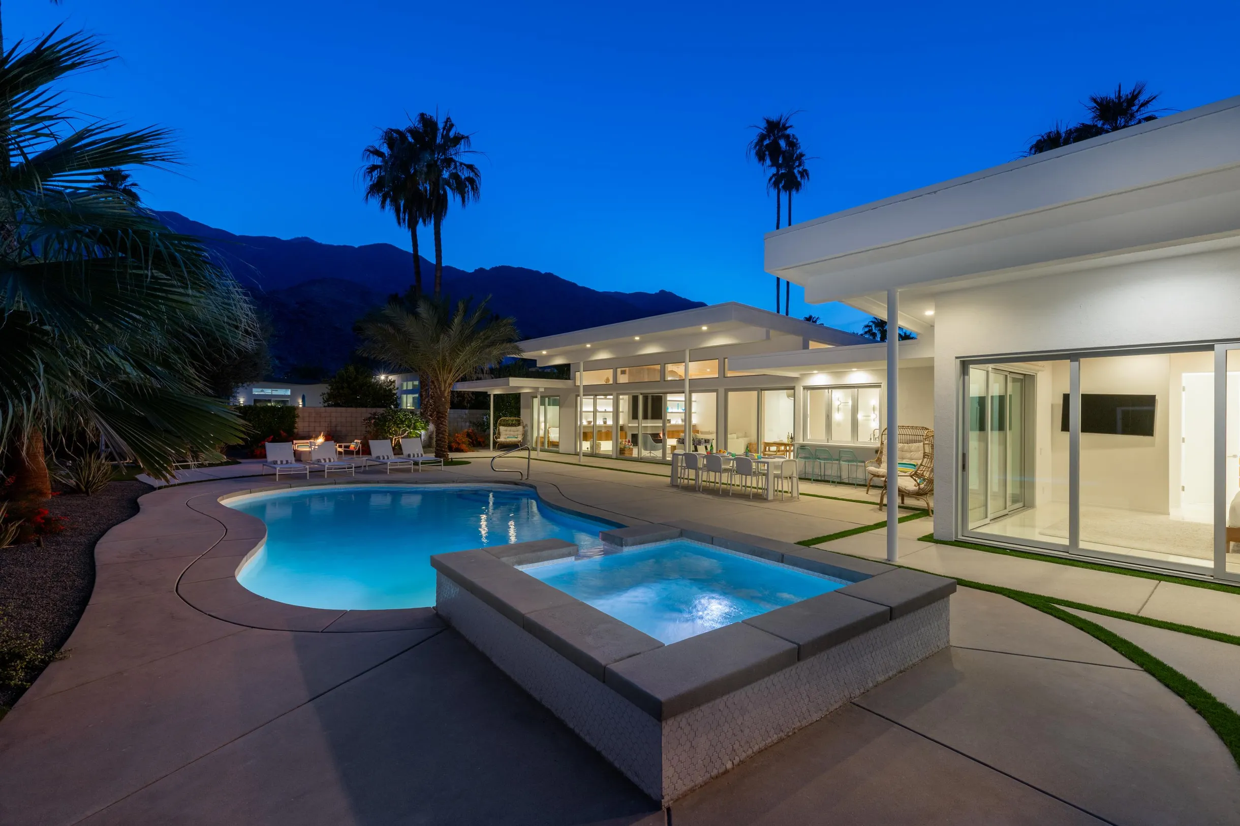 Wander Palm Springs Halo #34