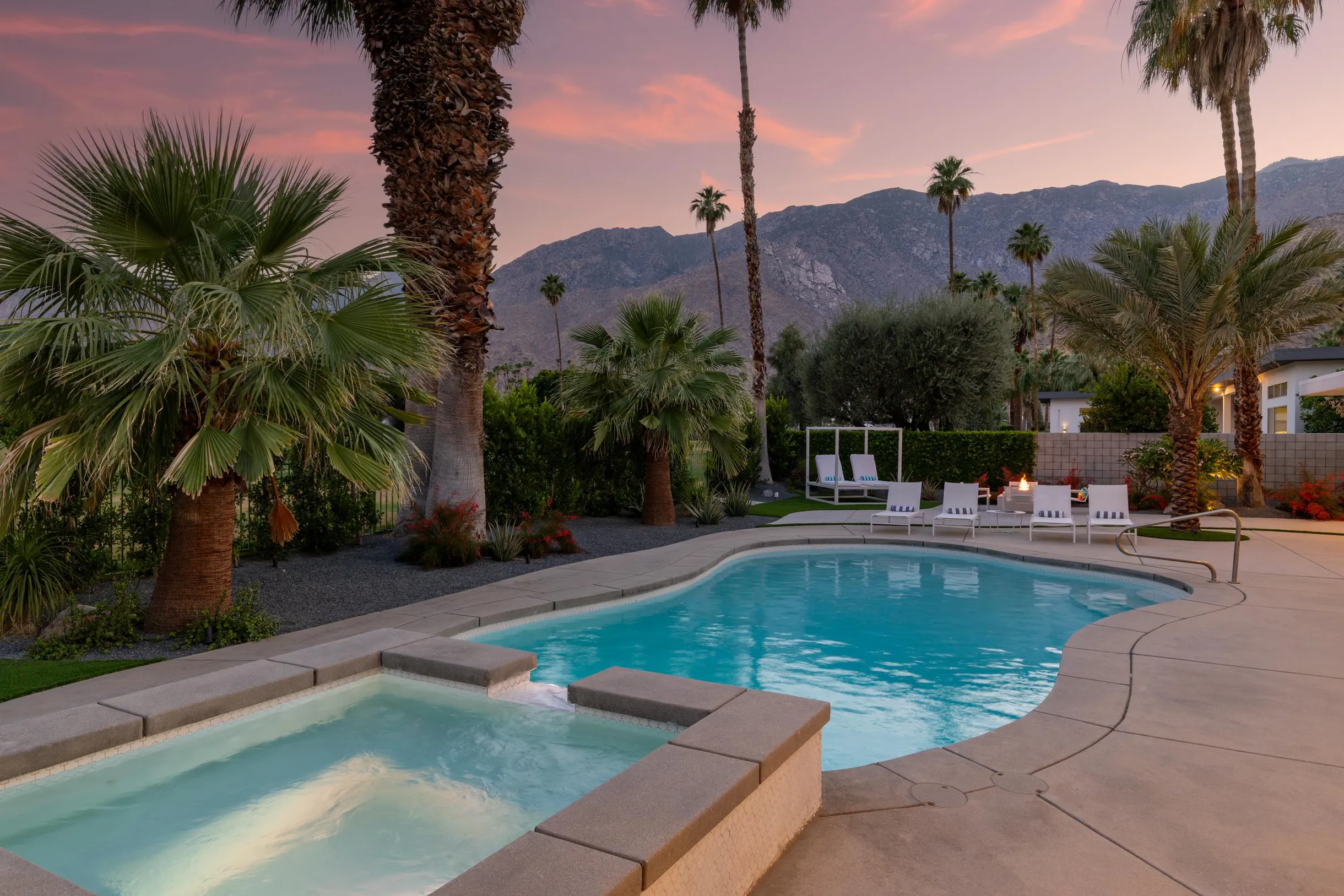 Wander Palm Springs Halo #21