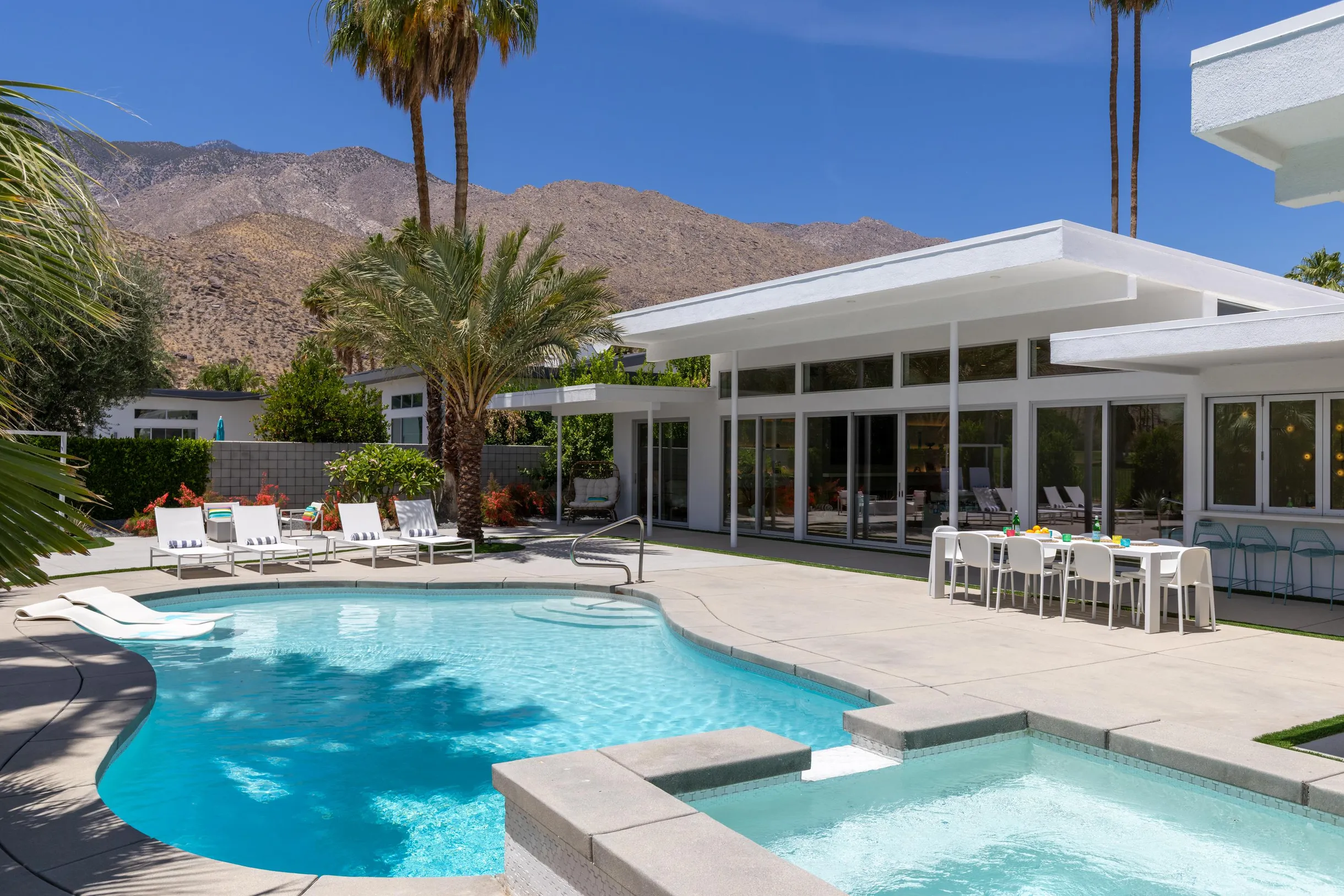 Wander Palm Springs Halo #52