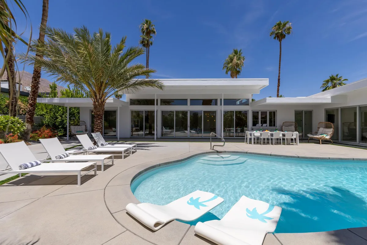 Wander Palm Springs Halo #47