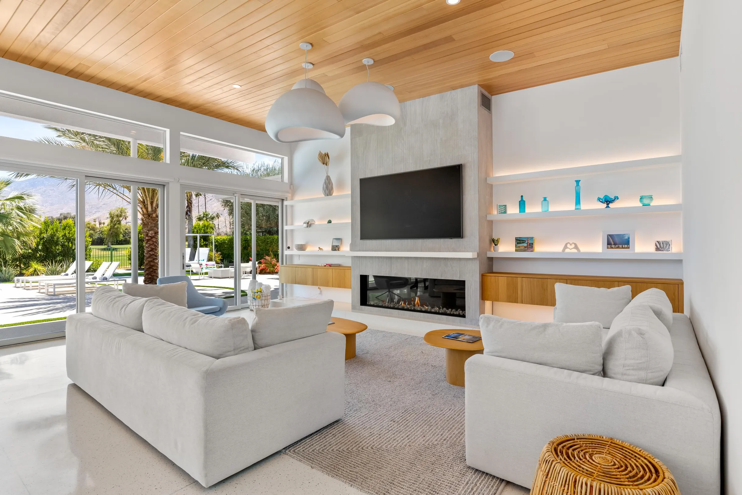 Wander Palm Springs Halo #22