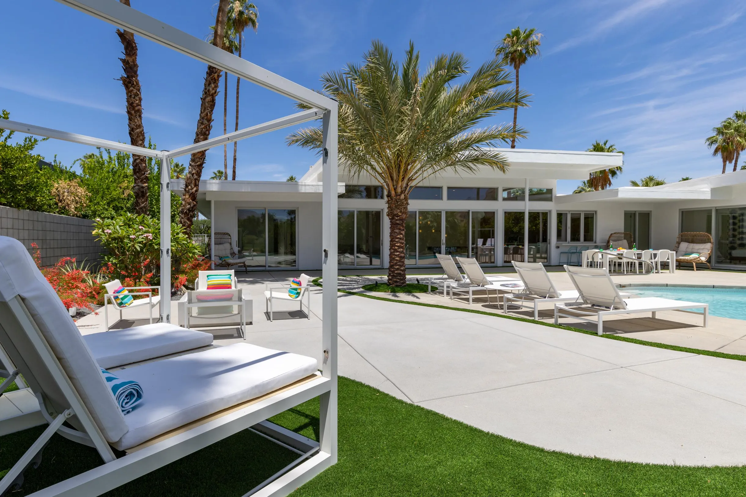 Wander Palm Springs Halo #44